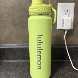 Lululemon Faded Zap Pastel Lime Green Water Bottle